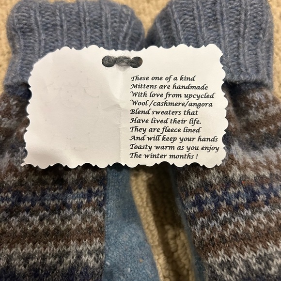 NWT Cozy Striped Knit Cashmere Angora Mittens - Picture 4 of 5